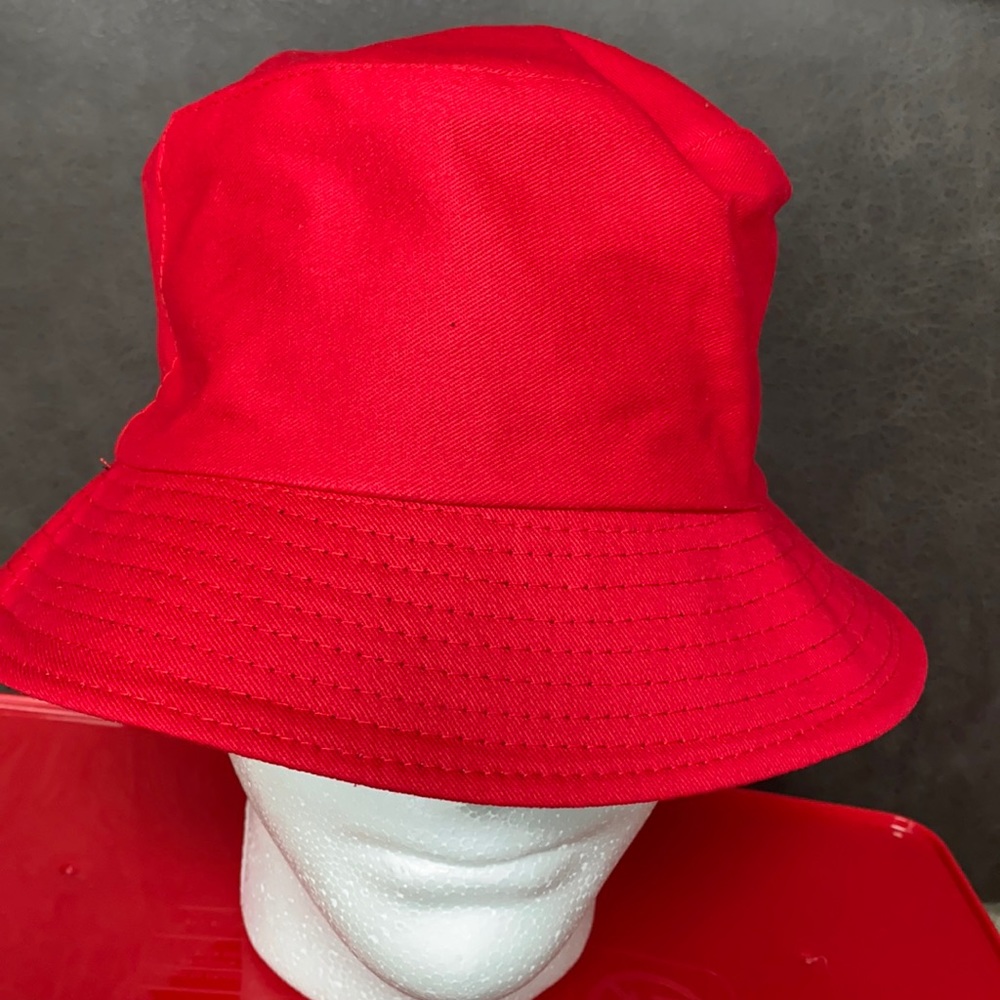 Reversible streetwear red bucket hat